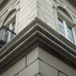 Jak profesjonalnie aranżować ergonomiczne wnętrza domowe i publiczne